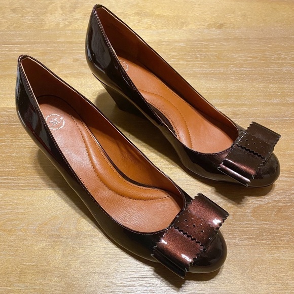 Johnston & Murphy Bronze Bow Wedges NWOB - Picture 1 of 13